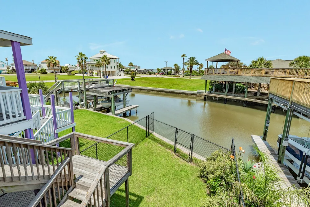 46 Harbour Circle Galveston, TX 77554