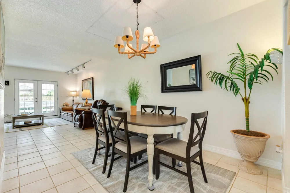 46 Harbour Circle Galveston, TX 77554