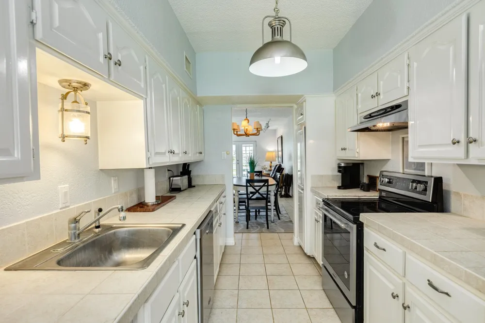 46 Harbour Circle Galveston, TX 77554