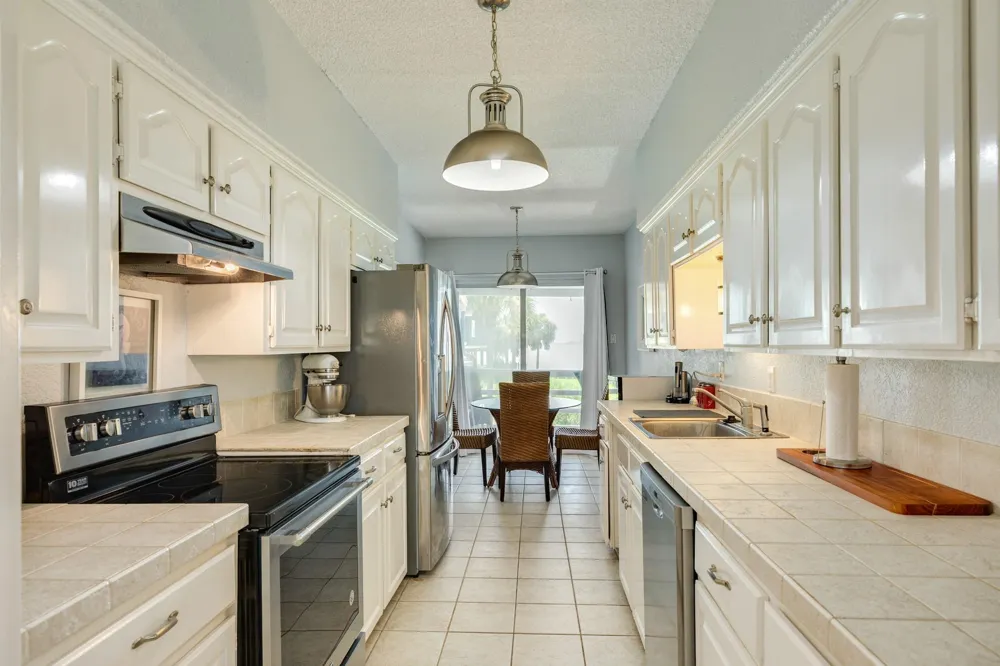 46 Harbour Circle Galveston, TX 77554