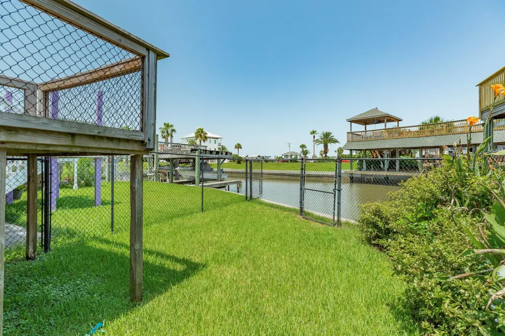 46 Harbour Circle Galveston, TX 77554