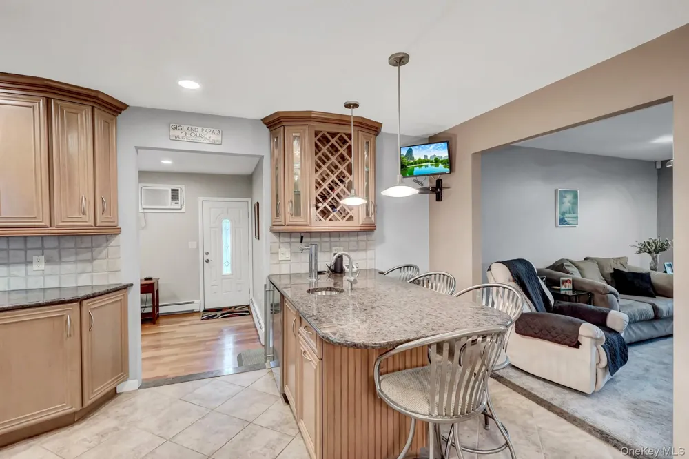 61 Gridley Street West Islip, NY 11795