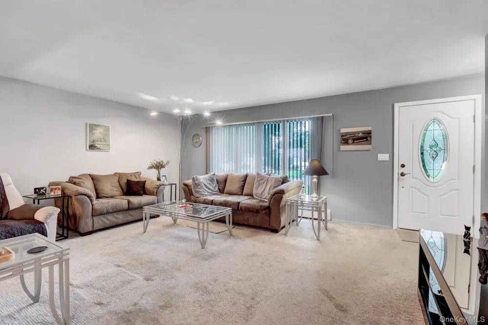 61 Gridley Street West Islip, NY 11795
