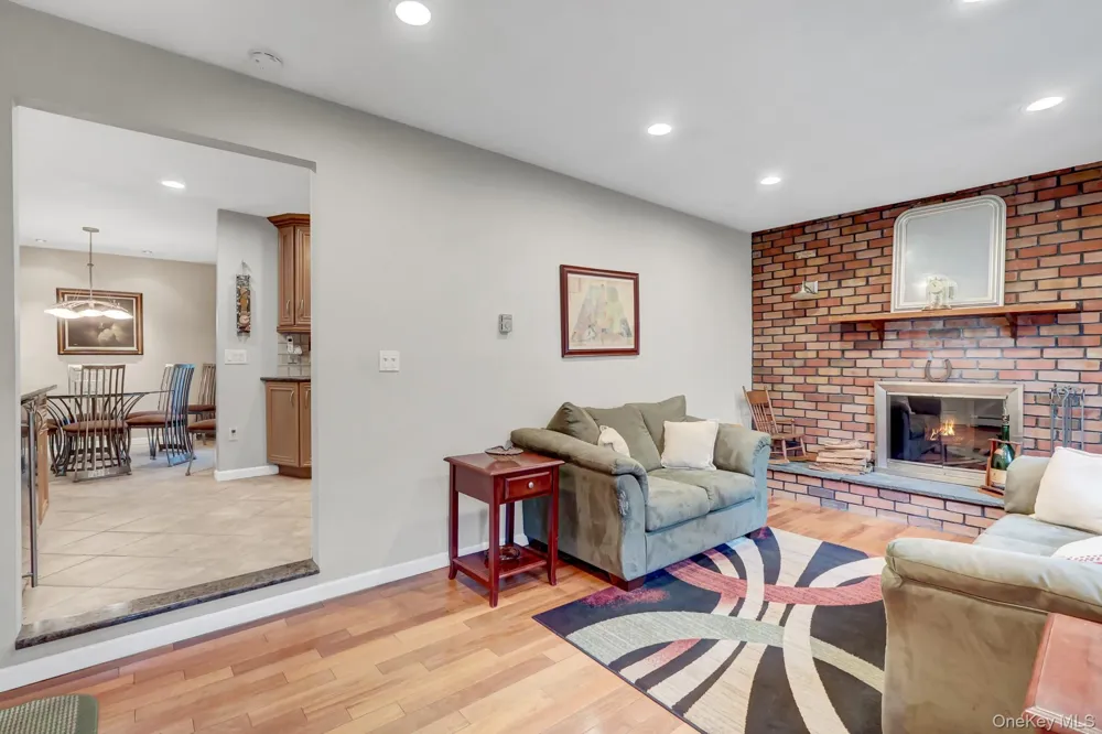 61 Gridley Street West Islip, NY 11795