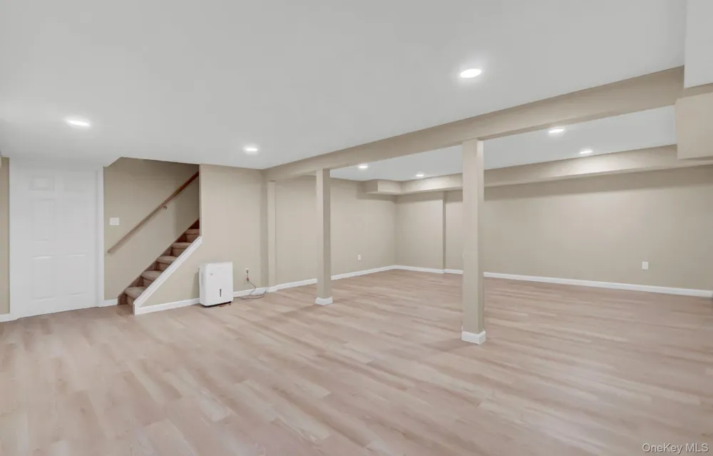 61 Gridley Street West Islip, NY 11795