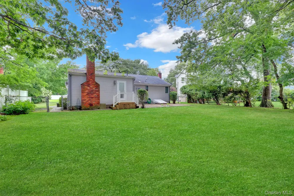61 Gridley Street West Islip, NY 11795