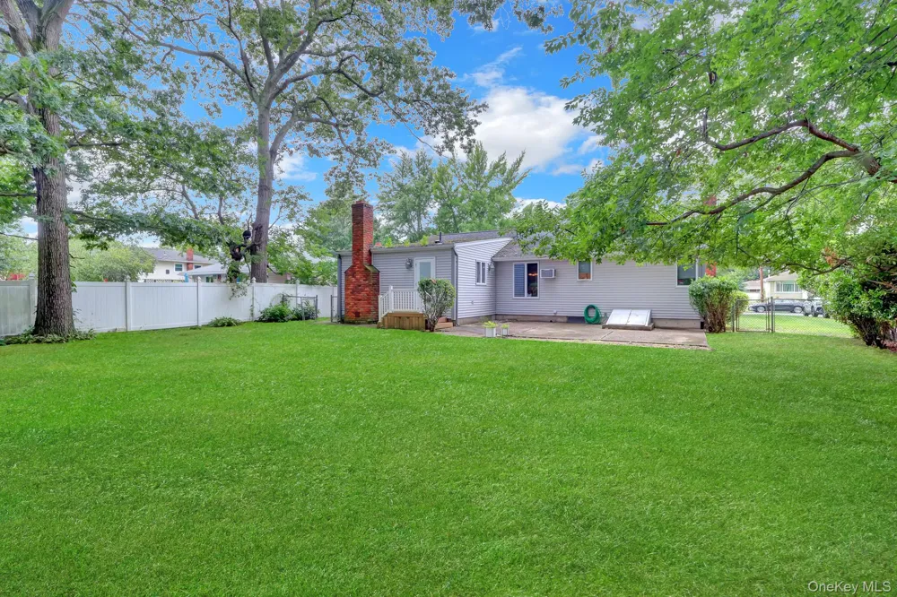 61 Gridley Street West Islip, NY 11795