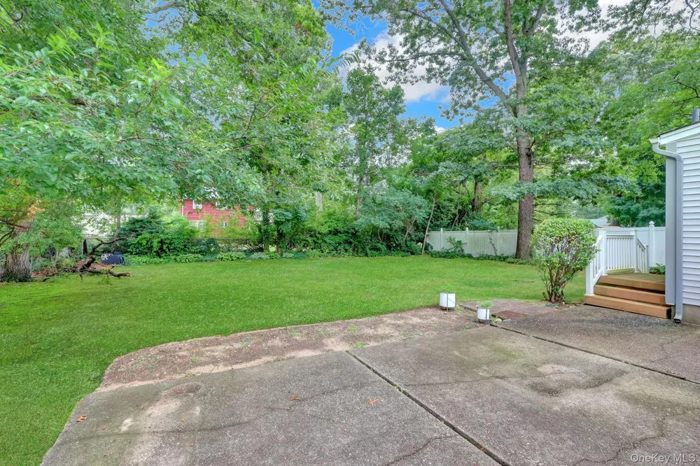 61 Gridley Street West Islip, NY 11795