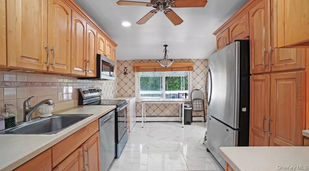 12 Bennington Place Wheatley Heights, NY 11798