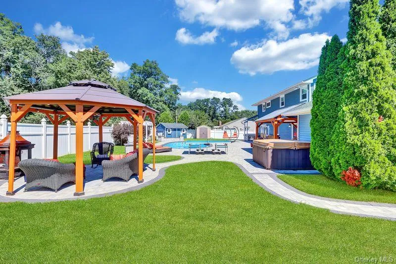 240 Woodhull Avenue Port Jefferson Station, NY 11776