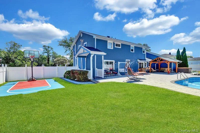 240 Woodhull Avenue Port Jefferson Station, NY 11776