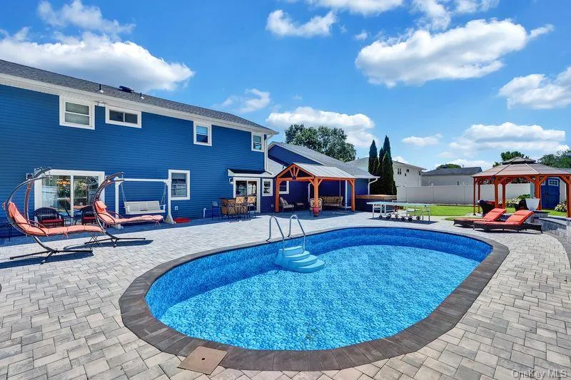 240 Woodhull Avenue Port Jefferson Station, NY 11776