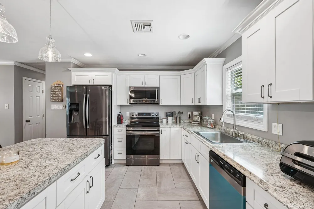 8 Townsend Place Chester, NY 10918