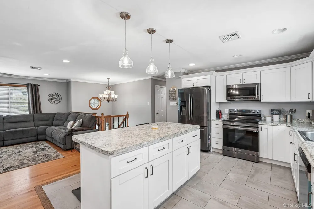 8 Townsend Place Chester, NY 10918