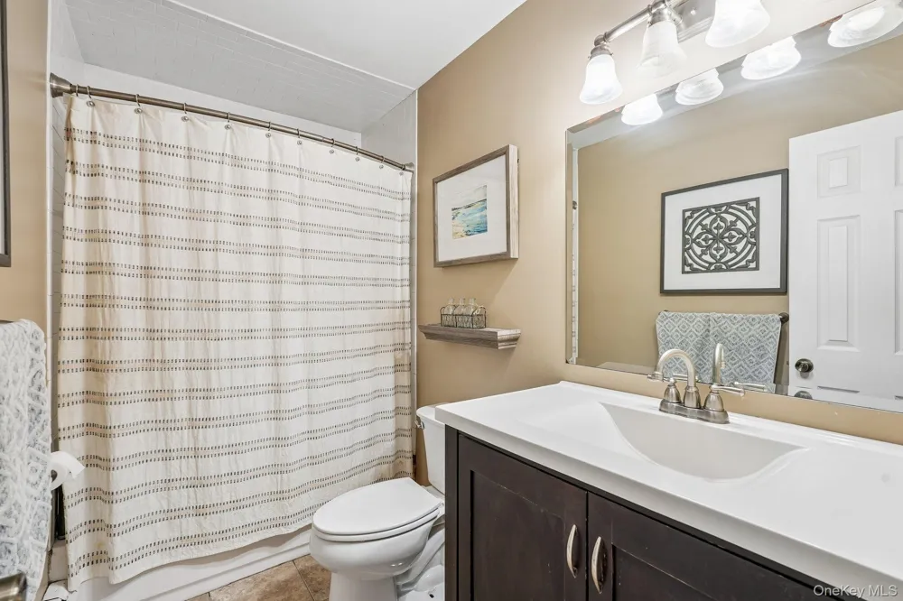 8 Townsend Place Chester, NY 10918