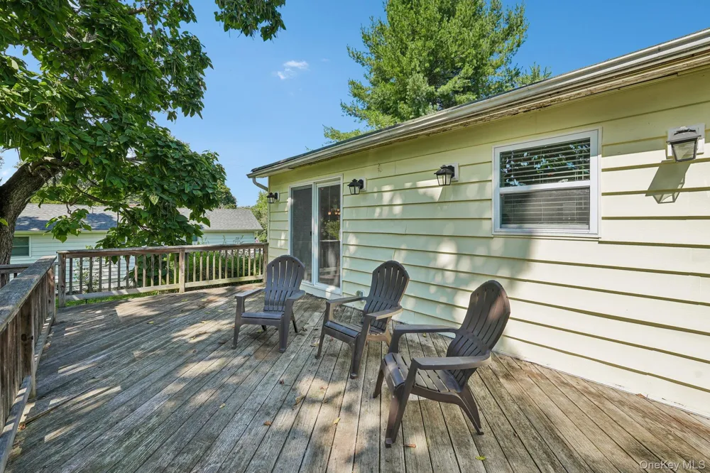 8 Townsend Place Chester, NY 10918