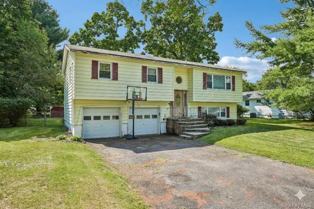 8 Townsend Place Chester, NY 10918