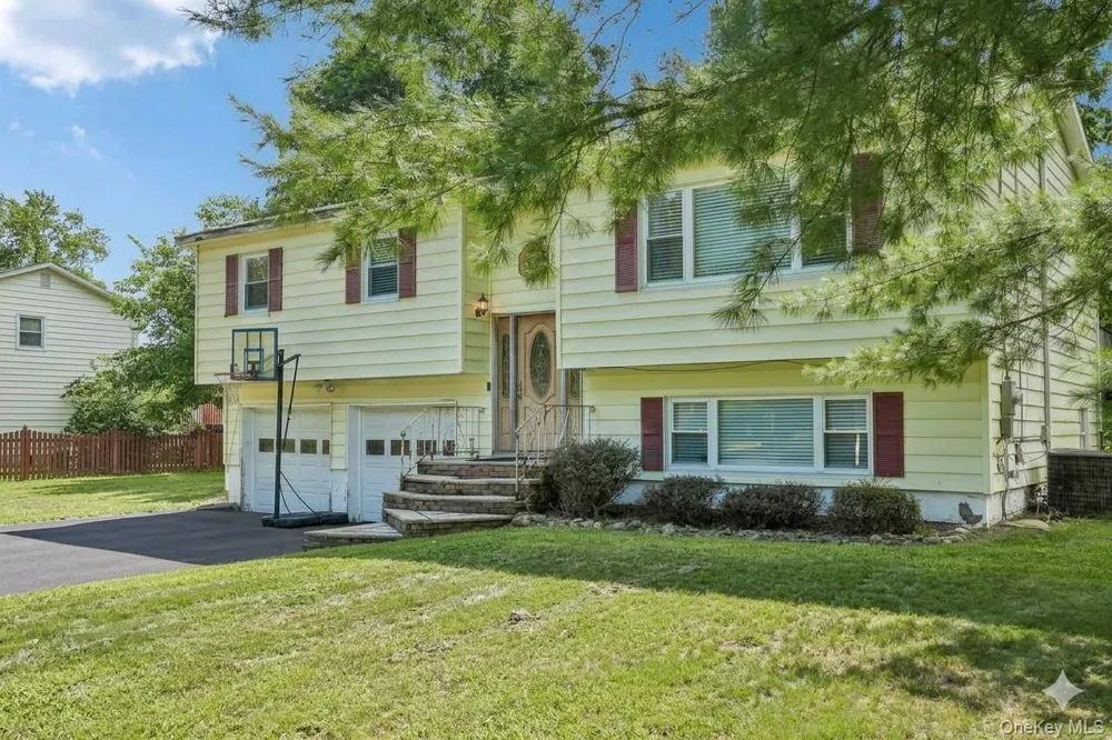 8 Townsend Place Chester, NY 10918