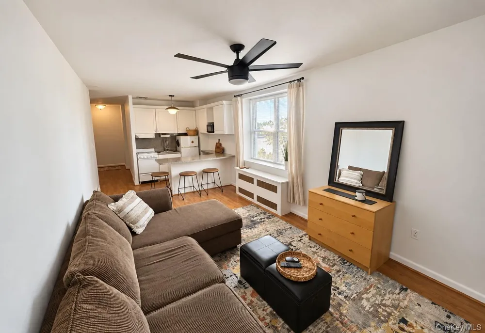 855 E Broadway #Le Long Beach, NY 11561