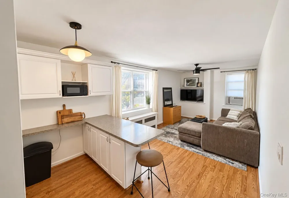855 E Broadway #Le Long Beach, NY 11561