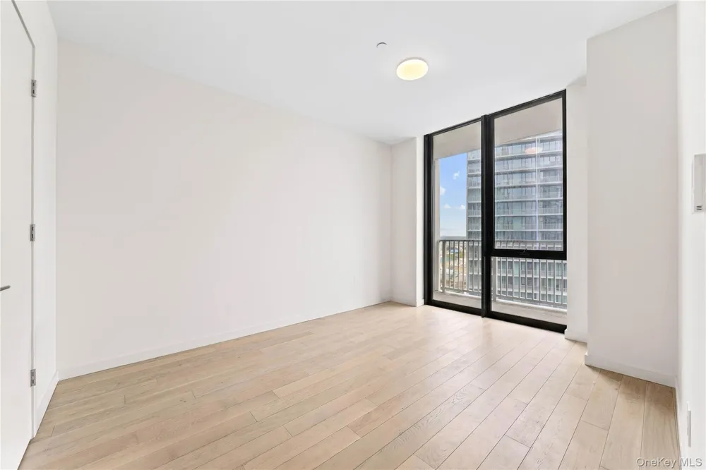 131-02A 40th Road #14B Flushing, NY 11354