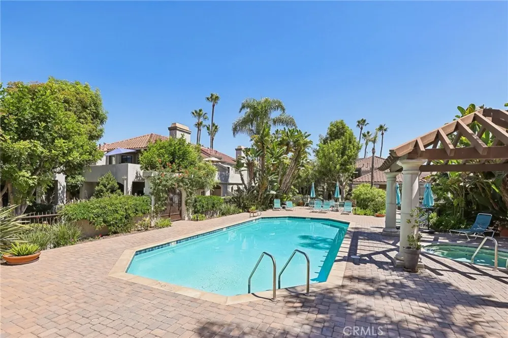 4752 Tiara Drive #103 Huntington Beach, CA 92649