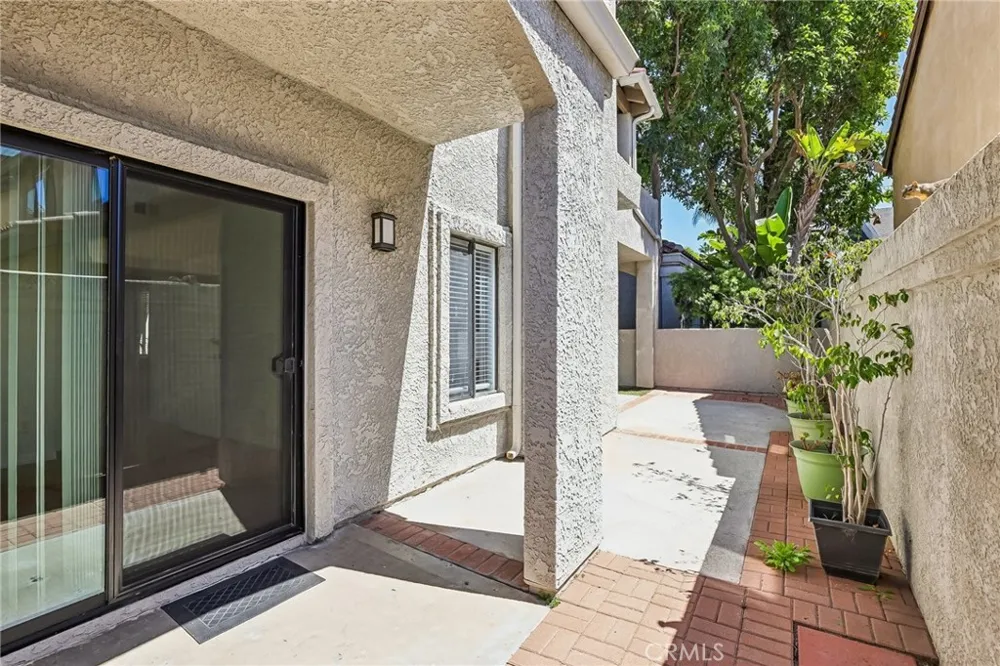 4752 Tiara Drive #103 Huntington Beach, CA 92649