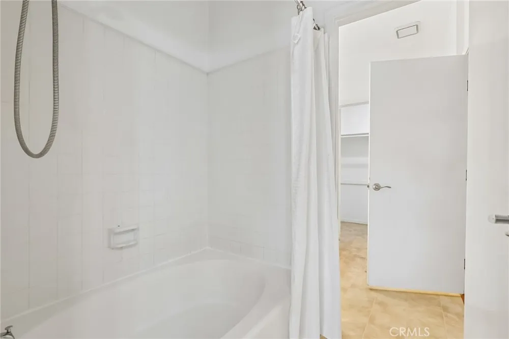 4752 Tiara Drive #103 Huntington Beach, CA 92649