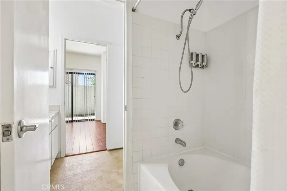 4752 Tiara Drive #103 Huntington Beach, CA 92649