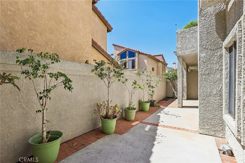 4752 Tiara Drive #103 Huntington Beach, CA 92649