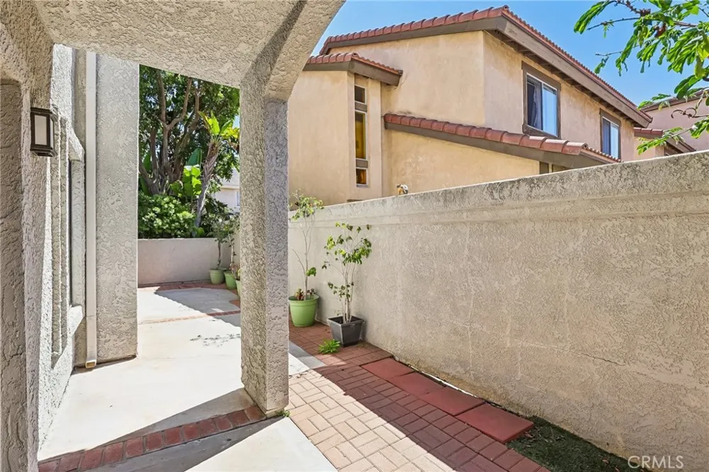 4752 Tiara Drive #103 Huntington Beach, CA 92649