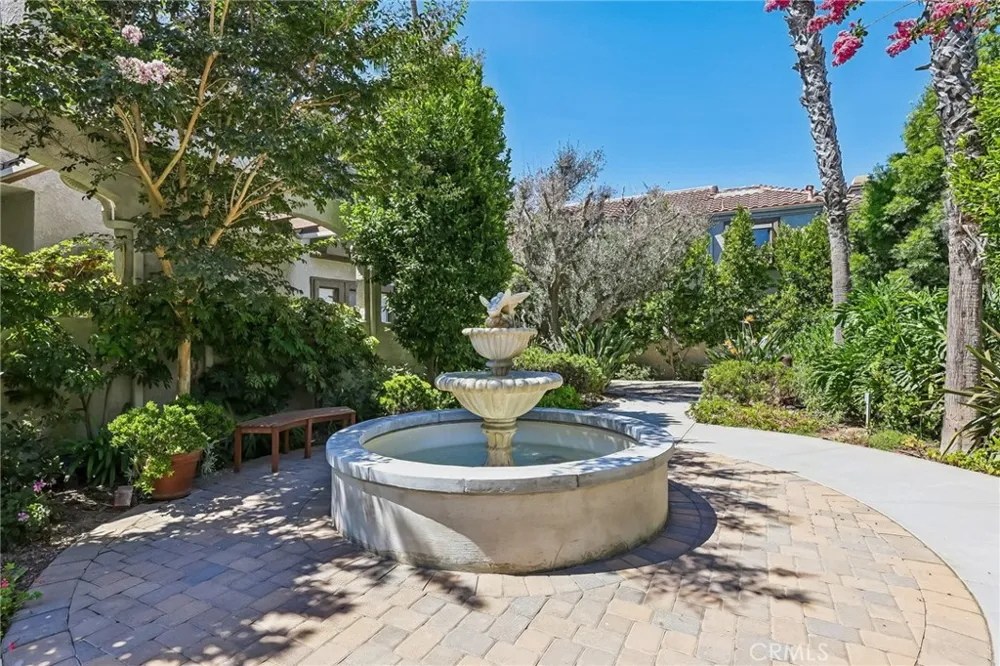 4752 Tiara Drive #103 Huntington Beach, CA 92649