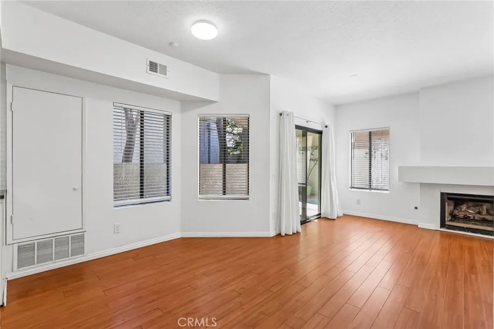 4752 Tiara Drive #103 Huntington Beach, CA 92649
