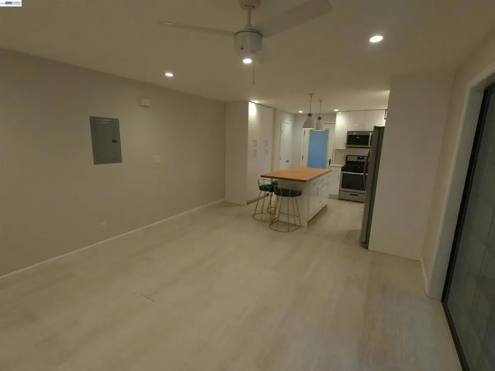 29 Bell Waver Way Oakland, CA 94619
