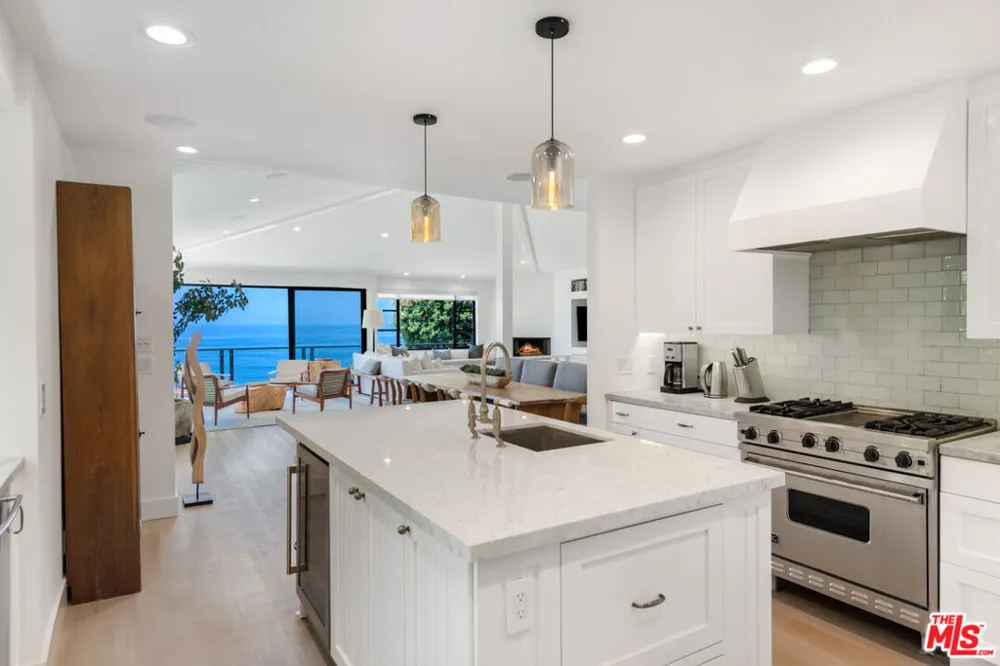 7089 Birdview Avenue Malibu, CA 90265