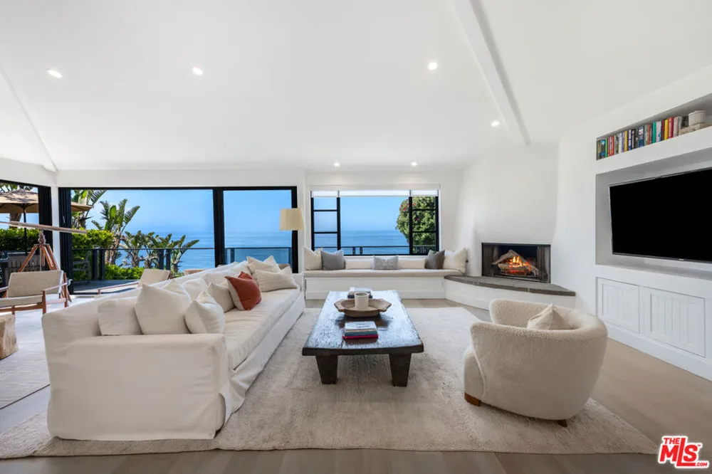 7089 Birdview Avenue Malibu, CA 90265