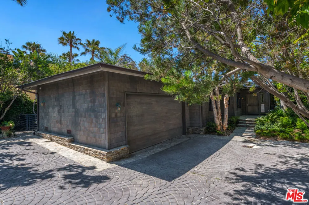 7089 Birdview Avenue Malibu, CA 90265