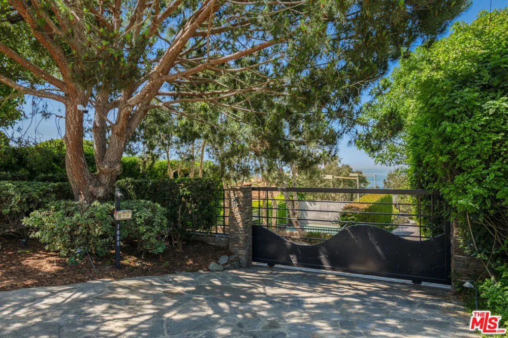 7089 Birdview Avenue Malibu, CA 90265