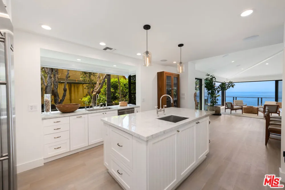 7089 Birdview Avenue Malibu, CA 90265