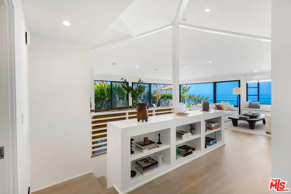 7089 Birdview Avenue Malibu, CA 90265