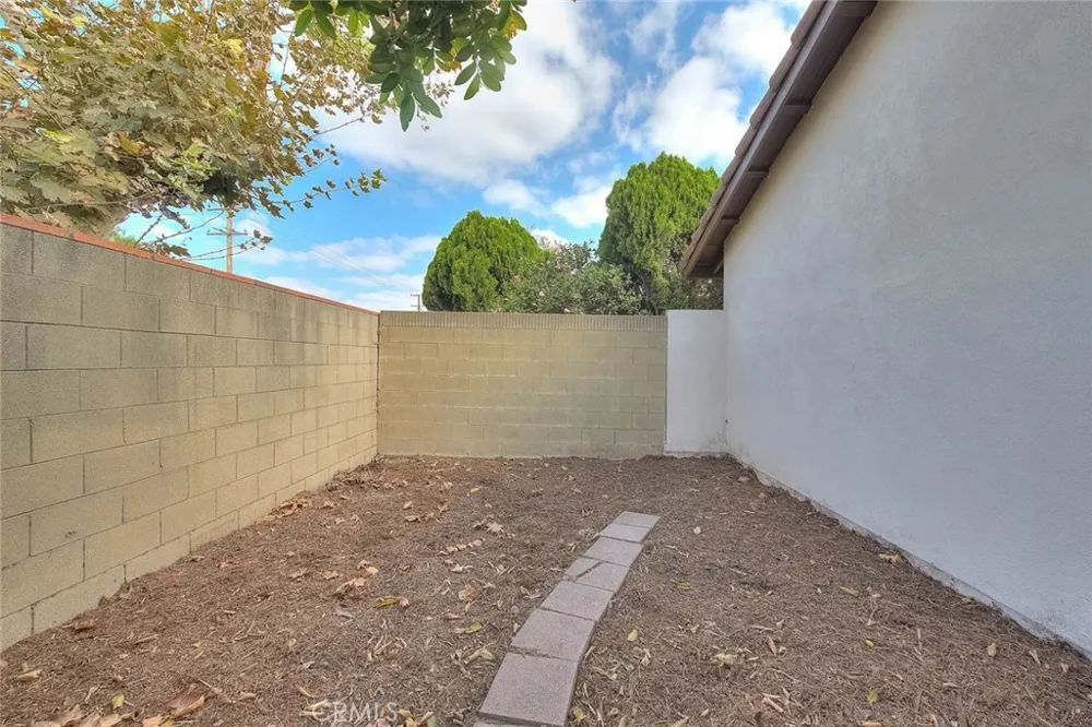 10702 Andy Cerritos, CA 90703