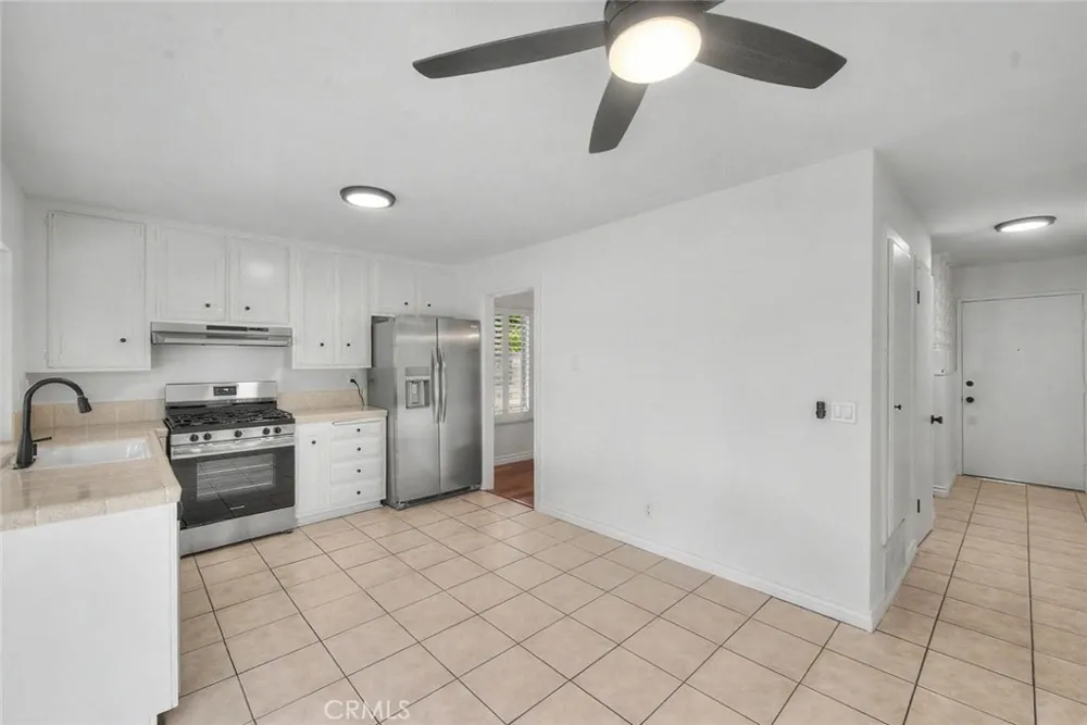 10702 Andy Cerritos, CA 90703