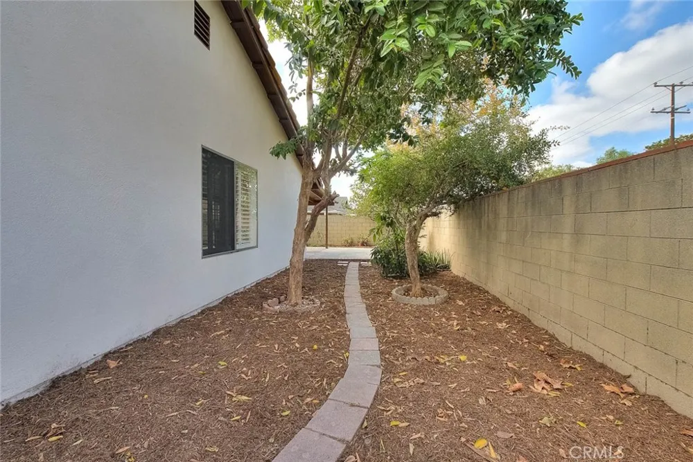 10702 Andy Cerritos, CA 90703