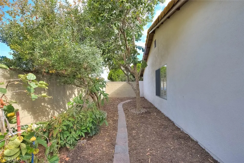 10702 Andy Cerritos, CA 90703