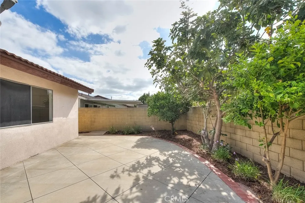 10702 Andy Cerritos, CA 90703