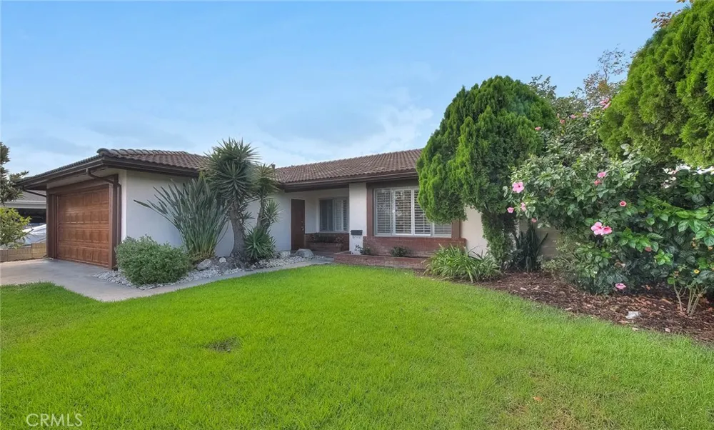 10702 Andy Cerritos, CA 90703
