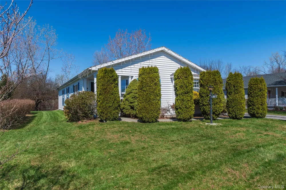 19 Biscayne Blvd Poughkeepsie, NY 12603