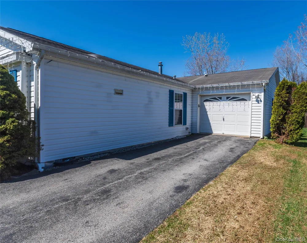 19 Biscayne Blvd Poughkeepsie, NY 12603