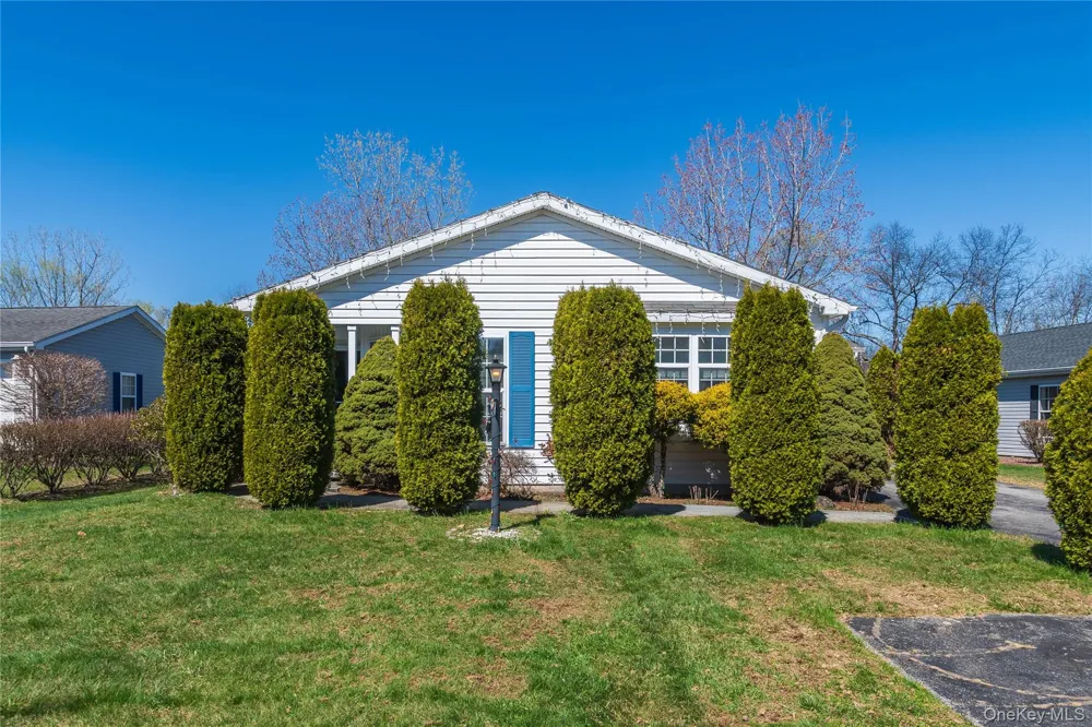 19 Biscayne Blvd Poughkeepsie, NY 12603