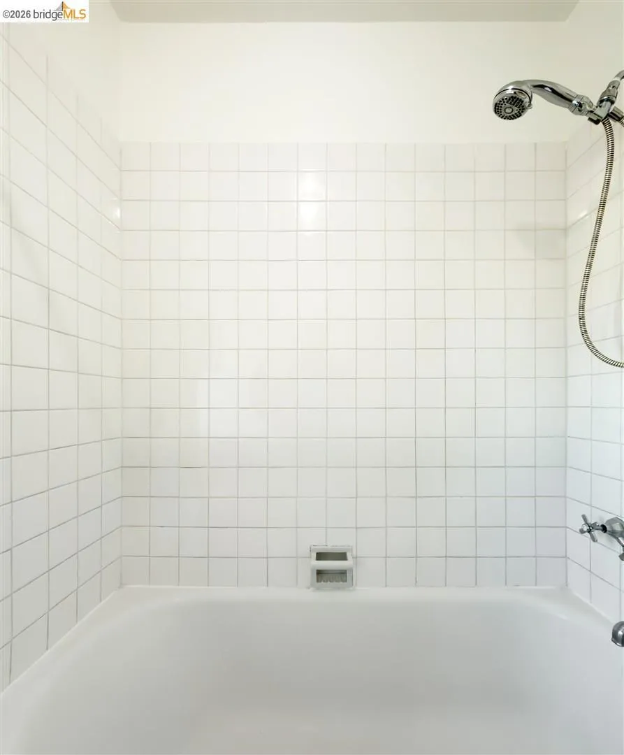 3044 Dakota St Oakland, CA 94602
